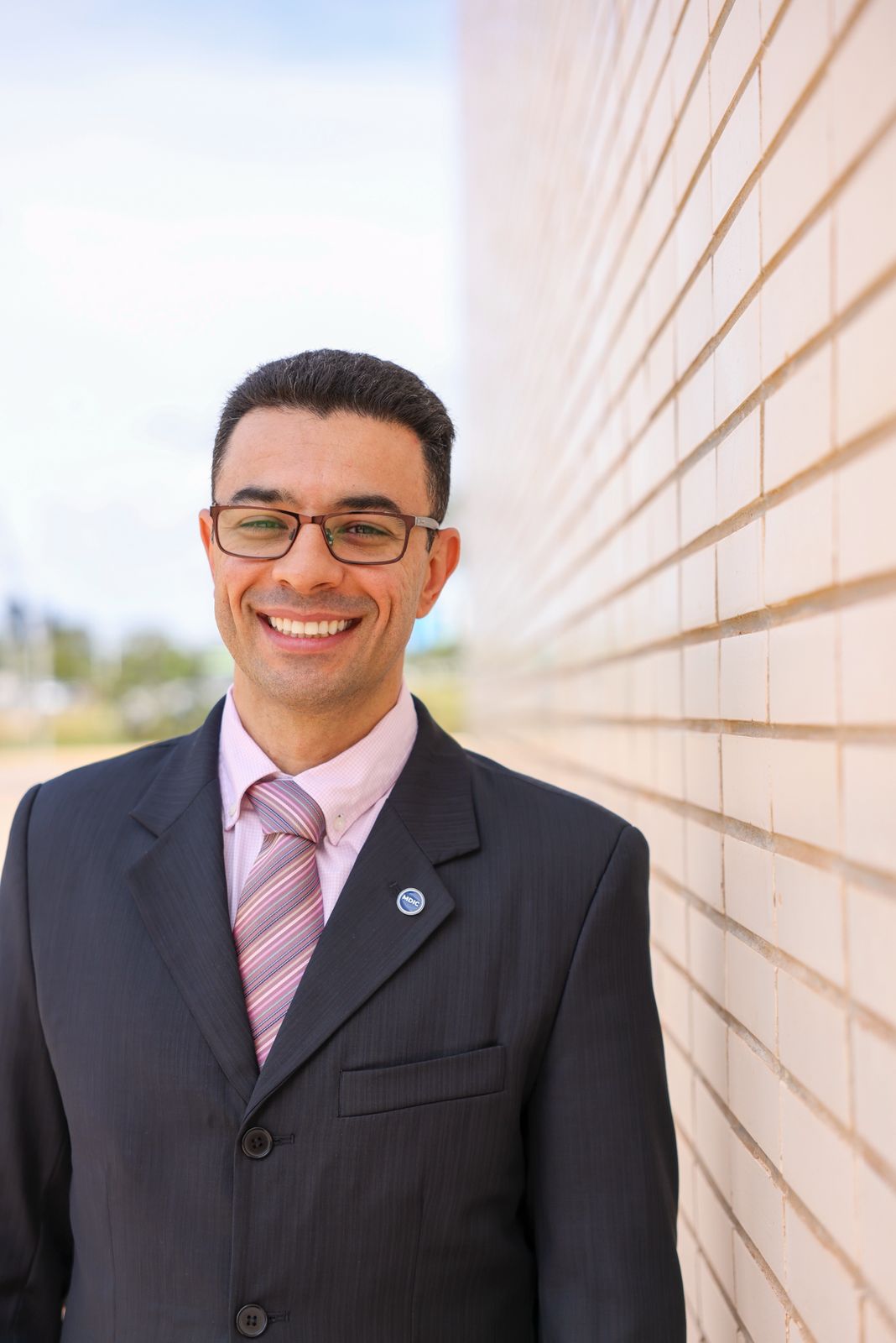 Headshot of Raphael Gouvea